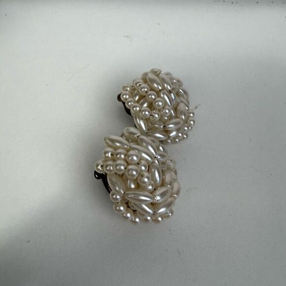 Vintage Faux Pearl Beaded White Clip on Earrings - Picture 2 of 7